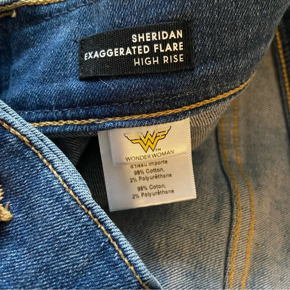 VERONICA BEARD Wonder Woman Sheridan Exaggerated Flare High Rise Jeans Size 32 - Picture 5 of 5